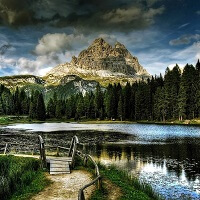 Dani Arnold: In 46 Minuten "Free Solo" auf die Große Zinne [+ VIDEO]