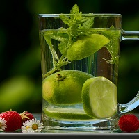 Wie viel Wasser bzw. Flüssigkeit soll ich pro Tag trinken?