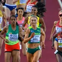 Jessica Hull und weitere Läuferinnen bei der WM 2022