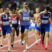 Josh Kerr triumphiert im WM-Finale über die 1.500 Meter.
