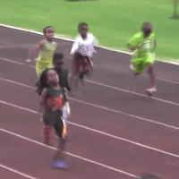 VIDEO: 7-Jähriger läuft unglaubliche Zeit über 100 Meter
