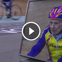 [VIDEO] Ein Vorbild für alle: Es ist kaum zu glauben, wie viele Kilometer dieser 105-Jährige in der Stunde radelt.