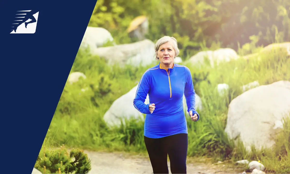 Eine alte Frau beim Laufen