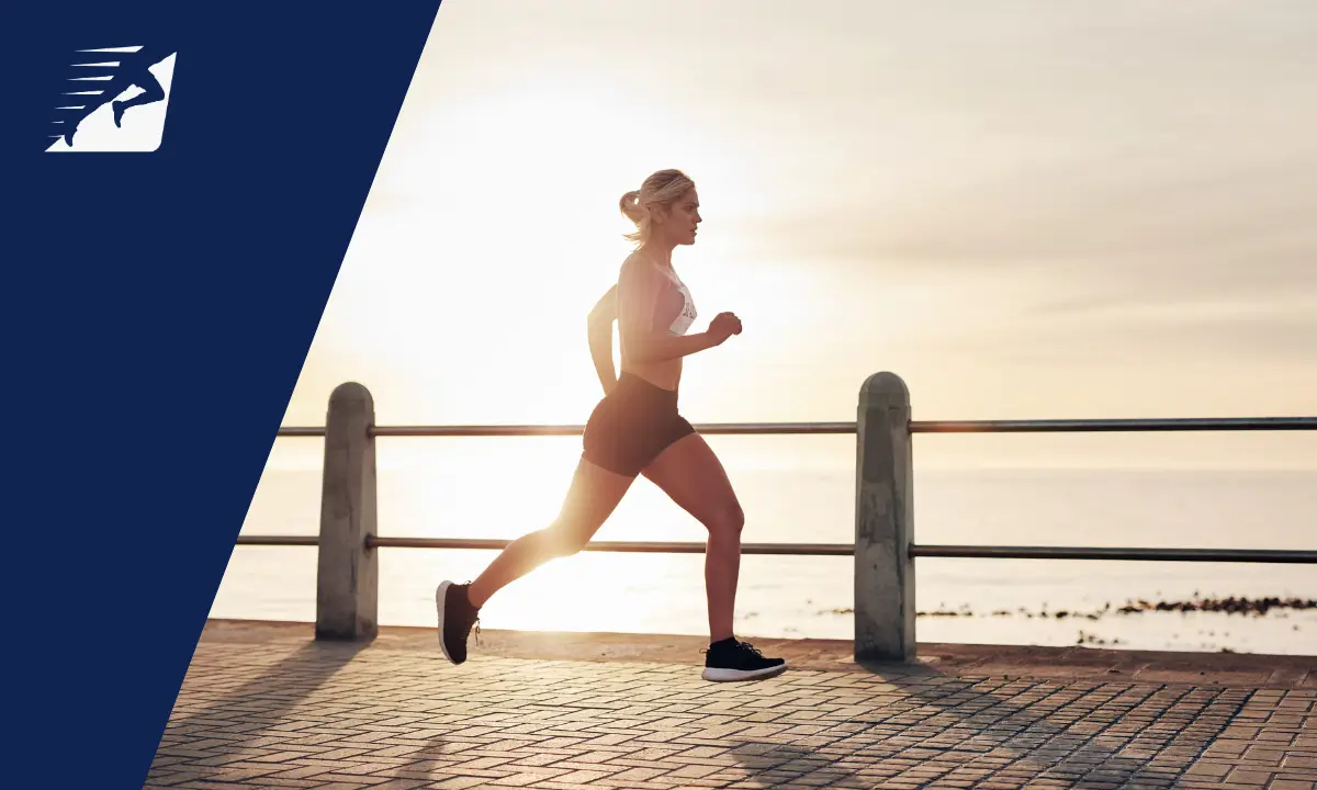 Eien Frau beim Laufen am Meer