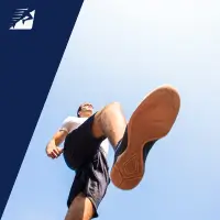 Ein Läufer vom Boden aus fotografiert