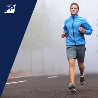 Ein Mann beim Laufen auf der Straße