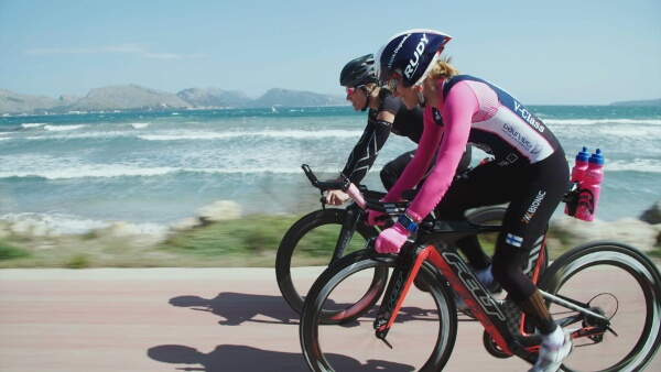 Die Triathlon #PowerLadies Anja Beranek und Kaisa Lehtonen