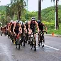 Peter Luftensteiner führt das Verfolgerfeld an.