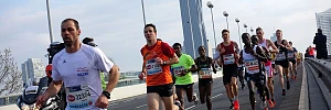 Teilnehmer beim Vienna City Marathon auf der Reichsbrücke