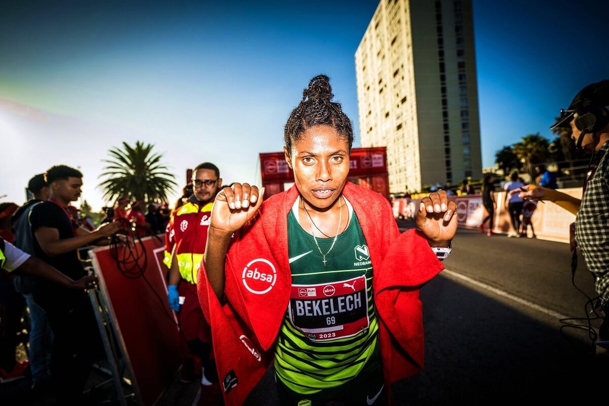 Absa Race: Ebenyo triumphiert; Mashele bricht südafrikanischen 10km-Rekord  