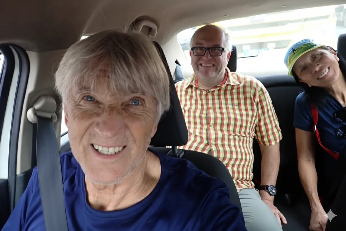 im Taxi in die City mit Thomas und Lynnne