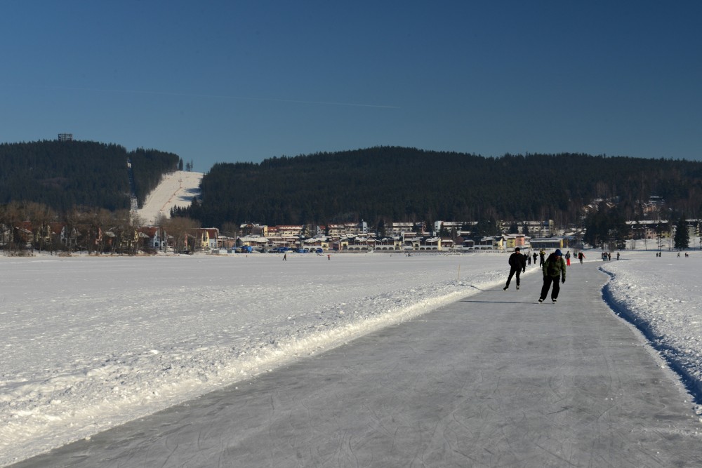 Eislaufen und Skifahren in Lipno. Foto: lipno.info