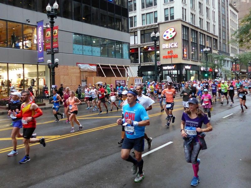 175.000 US-Dollar gibt es beim Chicago Marathon für einen Sieg mit Streckenrekord. Foto: Herbert Orlinger