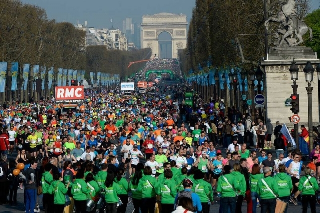 Der Start des Paris Marathons. Foto ASO