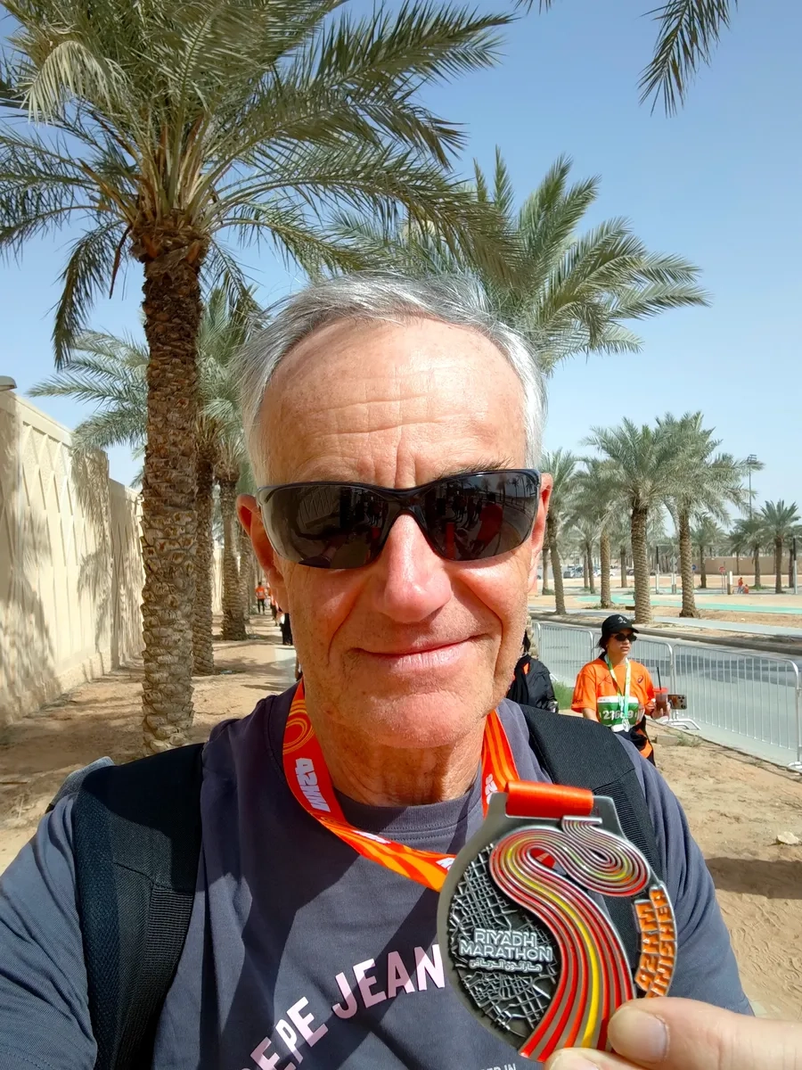 Riyadh Marathon 2026: Der Autor nach dem Lauf
