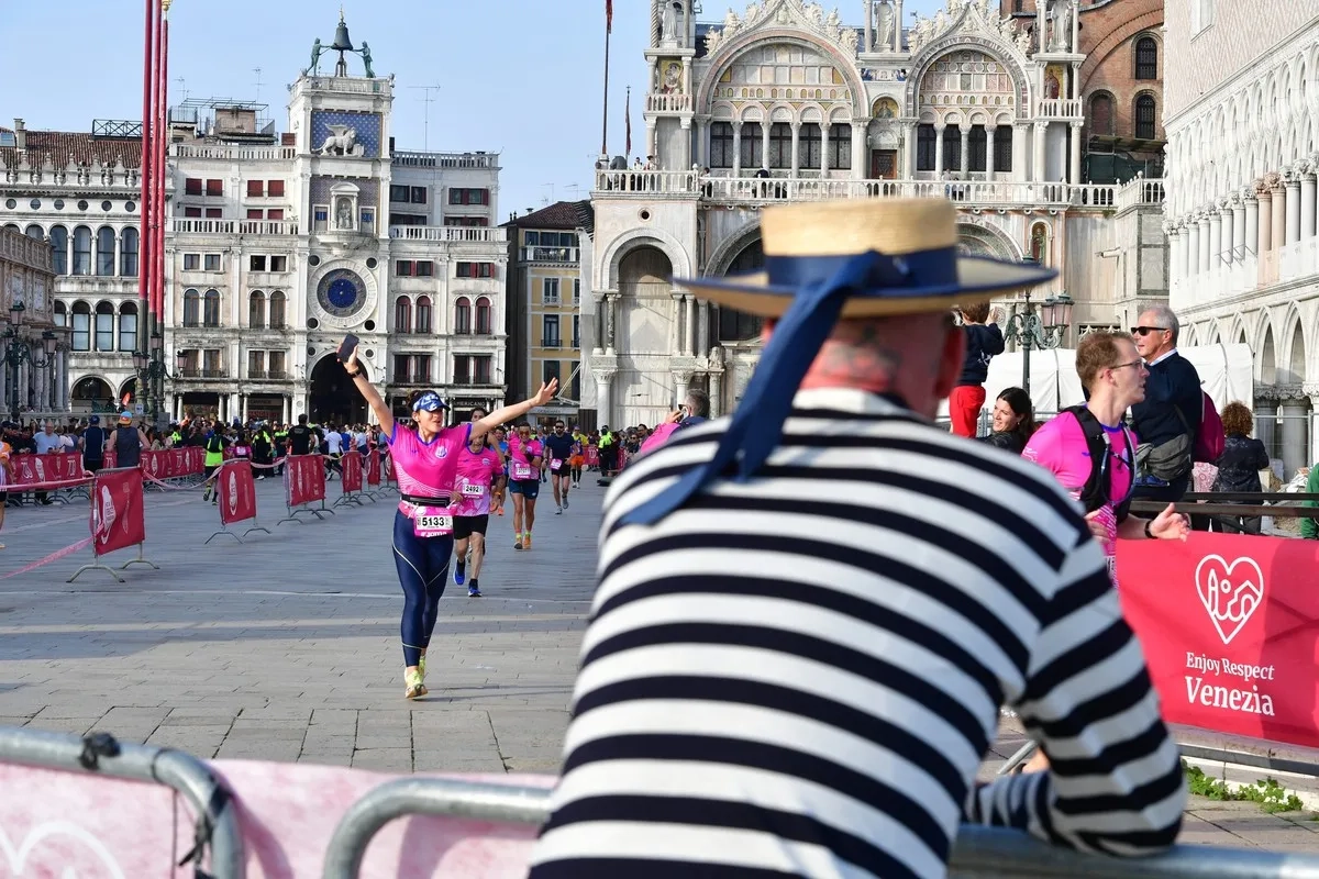 Der Venedig Marathon führt mitten durch Venedig