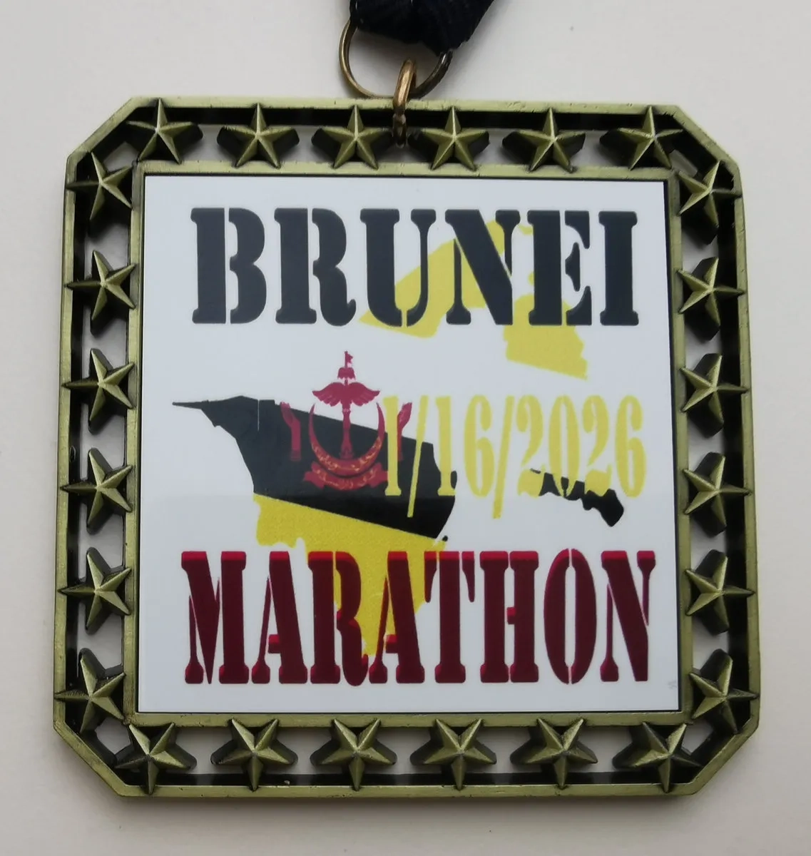 Brunei Marathon: Foto 40 Marathon Medaille