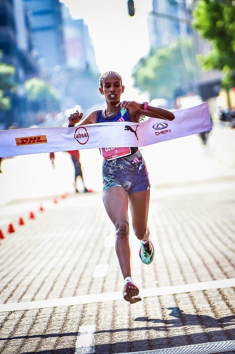 Siegerin Absa Race Johannesburg (Foto: Tobias Ginsberg)