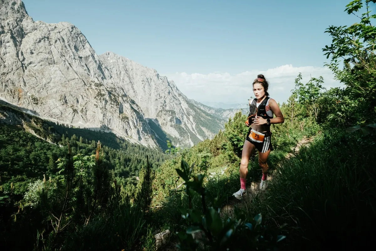Ebbser Koasamarsch 2025: Kimi Schreiber holte sich nicht nur den Damensieg, sondern gewann den KOASA-55-Panorama-Trail als Allererste.