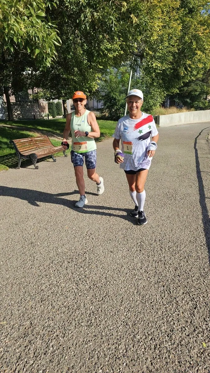 Lake Vardavar Marathon: Parvaneh und Cherie