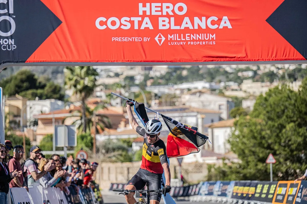HERO Costa Blanca 2026 mit Sieger Wout Alleman (© wisthaler.com) HERO Costa Blanca 2026 mit Sieger Wout Alleman