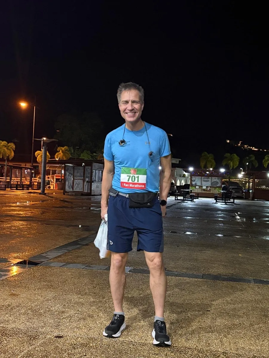 Brunei Marathon: Foto 33 Paul Gavriani behagt die Witterung