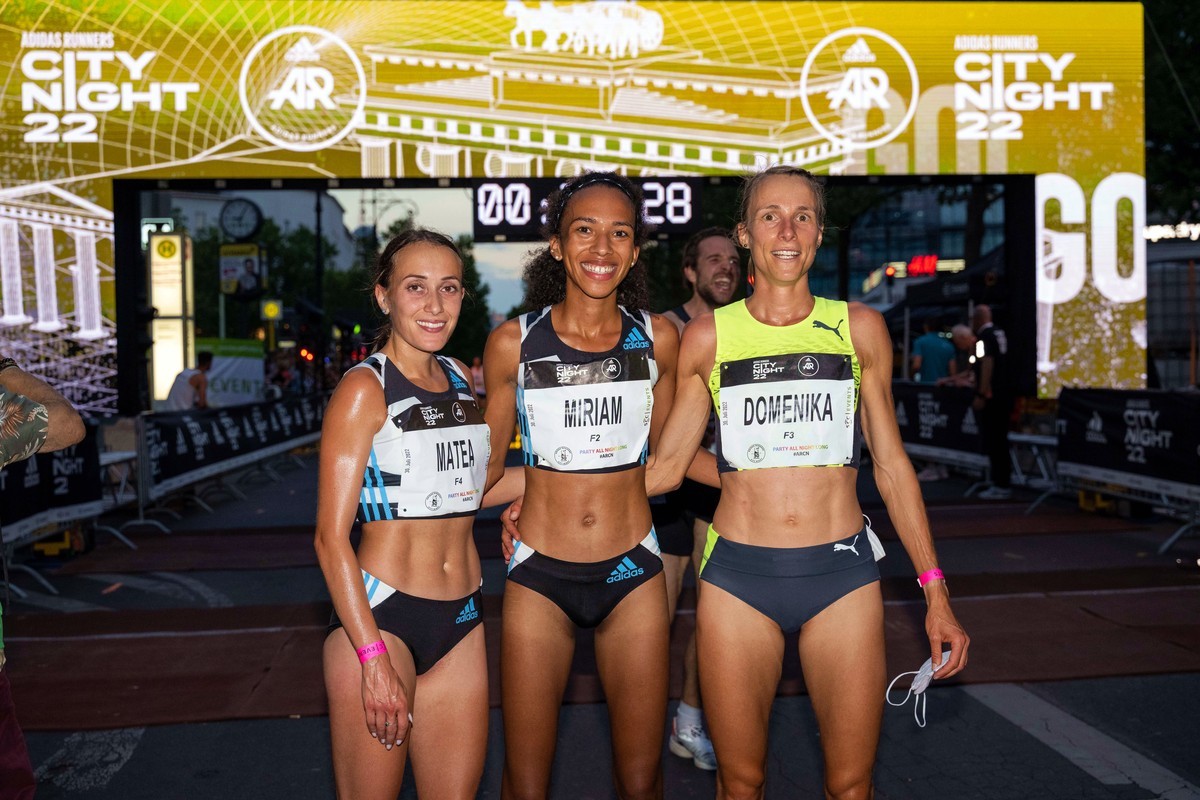 Adidas Runners City Night Berlin 81 1659235232