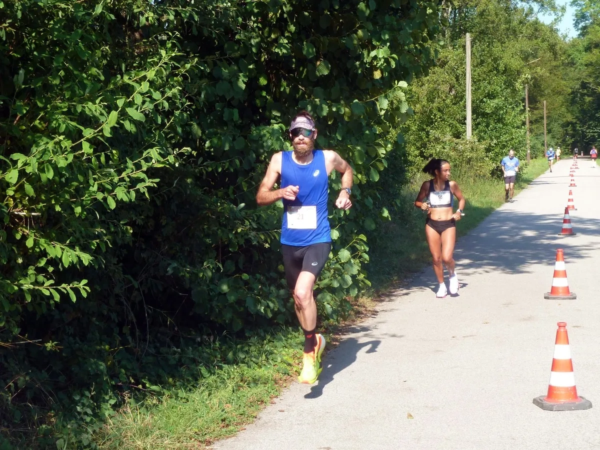 Utralauf Kandel 2024: Max Kirschbaum vorne