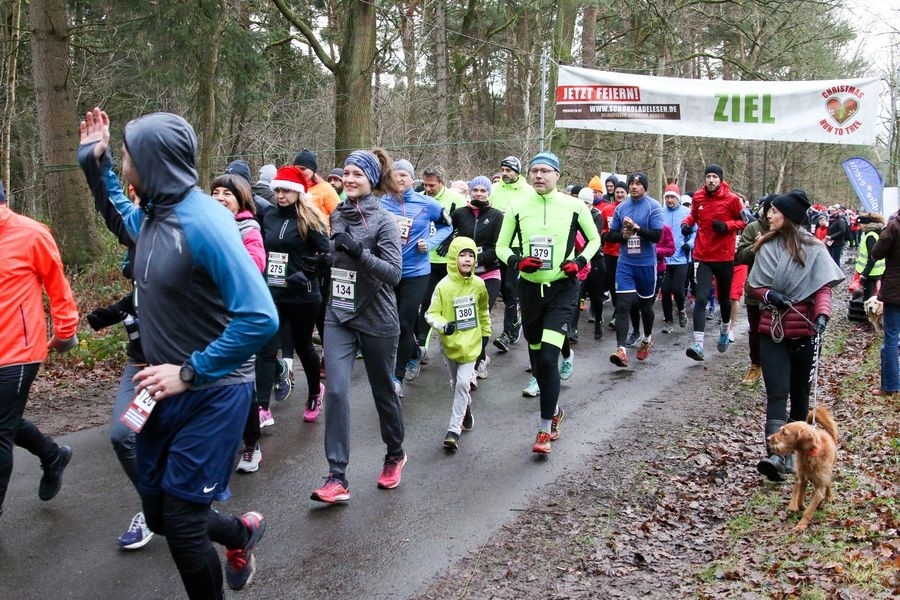 Christmas-Run To Tree Family Hamburg (c) meine-sportfotos.de Christmas-Run To Tree Family Hamburg (c) meine-sportfotos.de