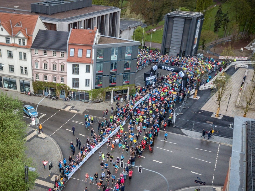 100 Jahre Bauhaus Marathon Weimar, Foto SCC EVENTS/sportografen 100 Jahre Bauhaus Marathon Weimar, Foto SCC EVENTS/sportografen