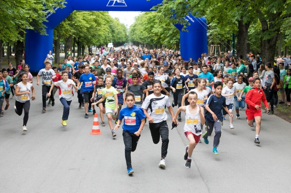 Start der ersten Klassen. Nach Schulstufen aufgeteilt starteten heute 1.400 Kinder beim 5. U-RUN for Kids auf der Prater Hauptallee. (C) Teach For Austria/MARKUS SEPPERER Start der ersten Klassen. Nach Schulstufen aufgeteilt starteten heute 1.400 Kinder beim 5. U-RUN for Kids auf der Prater Hauptallee. (C) Teach For Austria/MARKUS SEPPERER