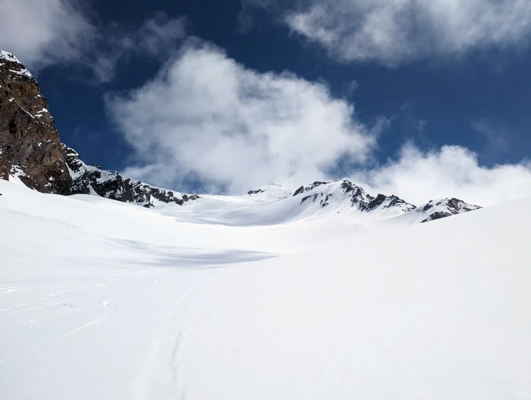 Hinterer Seelenkogel Skitour 07: Auf dem Weg zum Sattel des Wasserfallferner. Hinterer Seelenkogel Skitour 07: Auf dem Weg zum Sattel des Wasserfallferner.