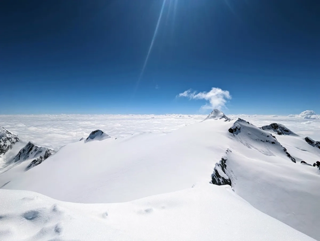 Skitour Mittlerer Seelenkogel 17: Blick auf den Hinteren Seelenkogel. So nah und doch so fern. Skitour Mittlerer Seelenkogel 17: Blick auf den Hinteren Seelenkogel. So nah und doch so fern.