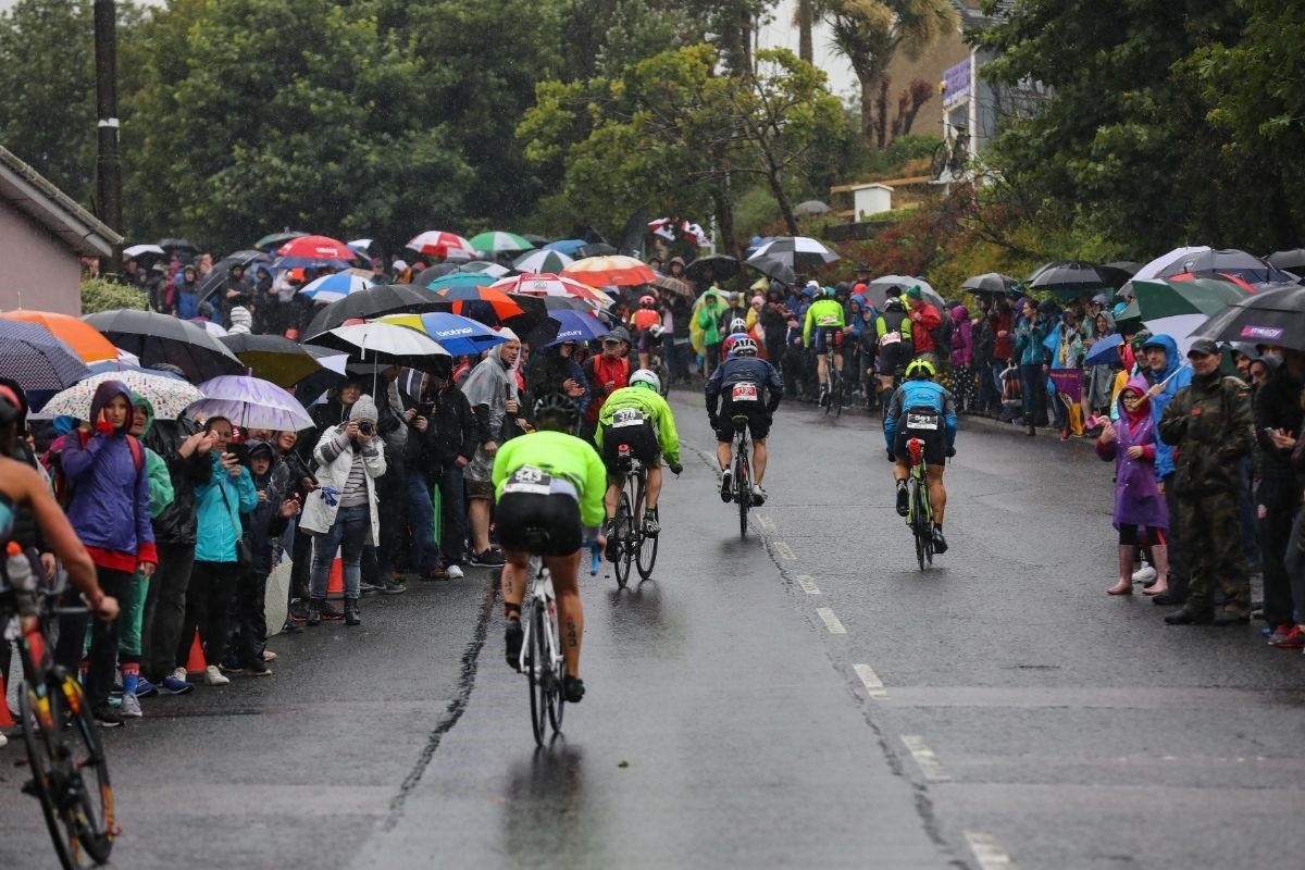 Crowds supporting athletes taking on Windmill Hill on race day (Huw Fairclough for IRONMAN) Crowds supporting athletes taking on Windmill Hill on race day (Huw Fairclough for IRONMAN)