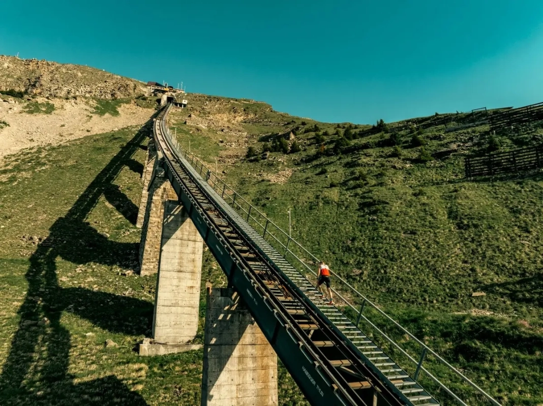 Niesen-Treppenlauf 2025 (Foto: © Rob Lewis Photography) Niesen-Treppenlauf 2025 (Foto: © Rob Lewis Photography)