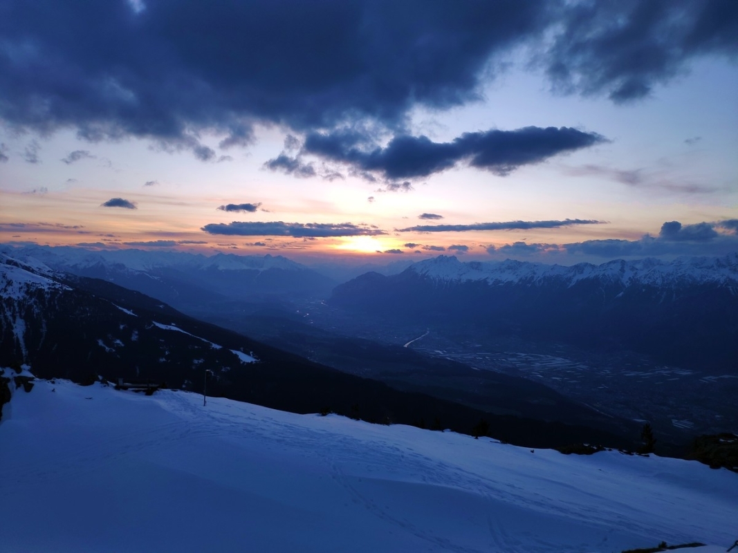 Largoz Wanderung 11: Sonnenuntergang am Gipfel Largoz Wanderung 11: Sonnenuntergang am Gipfel