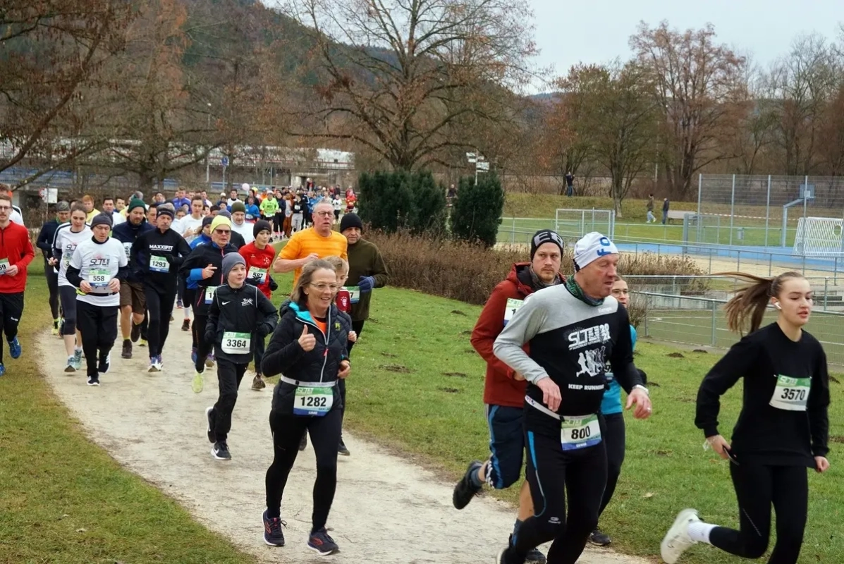Tuttlinger Silvesterlauf: 5 km Lauf Tuttlinger Silvesterlauf: 5 km Lauf