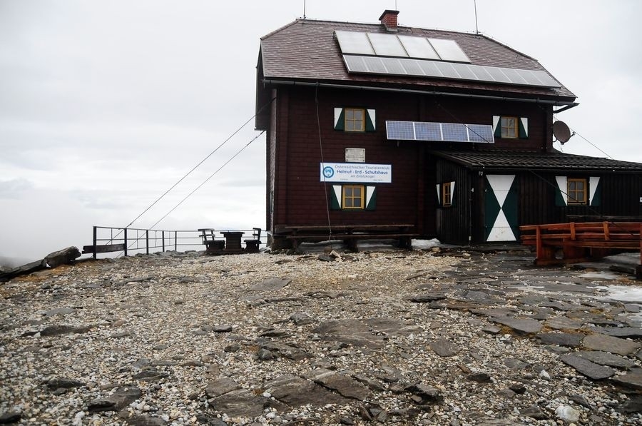 Zirbitzkogel-Schutzhaus (Helmut-Erd-Schutzhaus) Zirbitzkogel-Schutzhaus (Helmut-Erd-Schutzhaus)