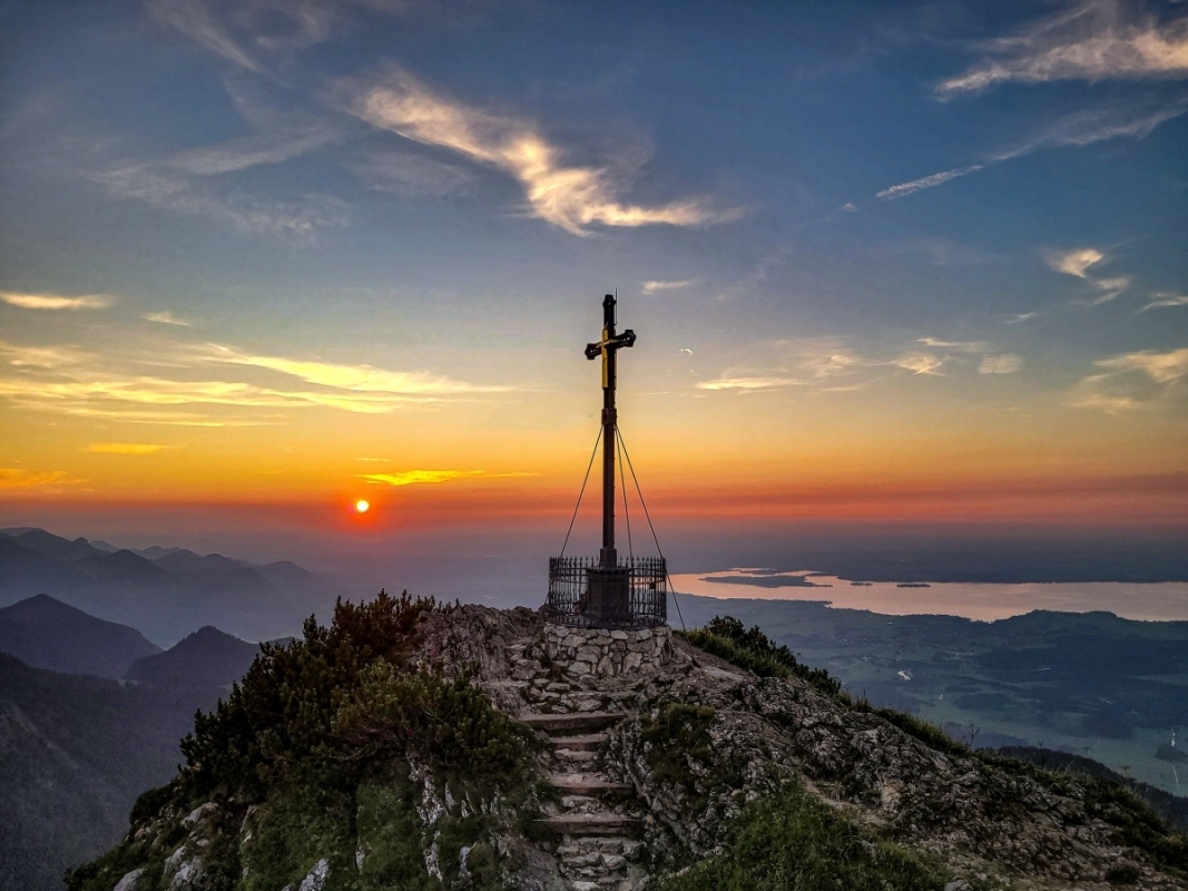 1. EVERESTING HOCHFELLN 1. EVERESTING HOCHFELLN