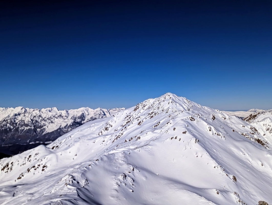 Blick von der Hippoldspitze auf die Grafennspitze im Winter 2024 Blick von der Hippoldspitze auf die Grafennspitze im Winter 2024