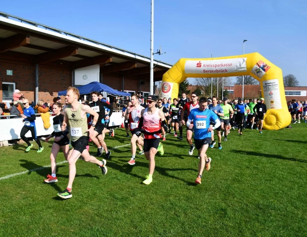 Badberger Frühlingslauf 2024: Start (Foto: © Veranstalter) Badberger Frühlingslauf 2024: Start (Foto: © Veranstalter)
