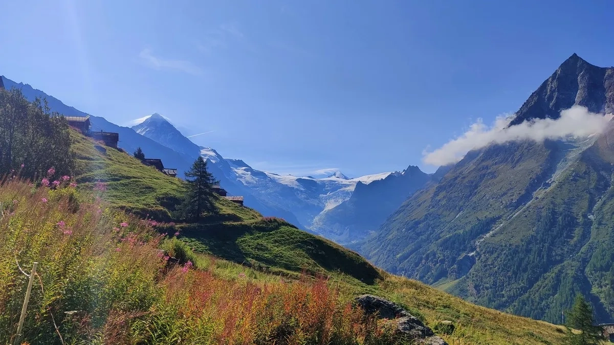 Cherra Neire Wanderung 06: Tolles Panorama im Aufstieg. Cherra Neire Wanderung 06: Tolles Panorama im Aufstieg.