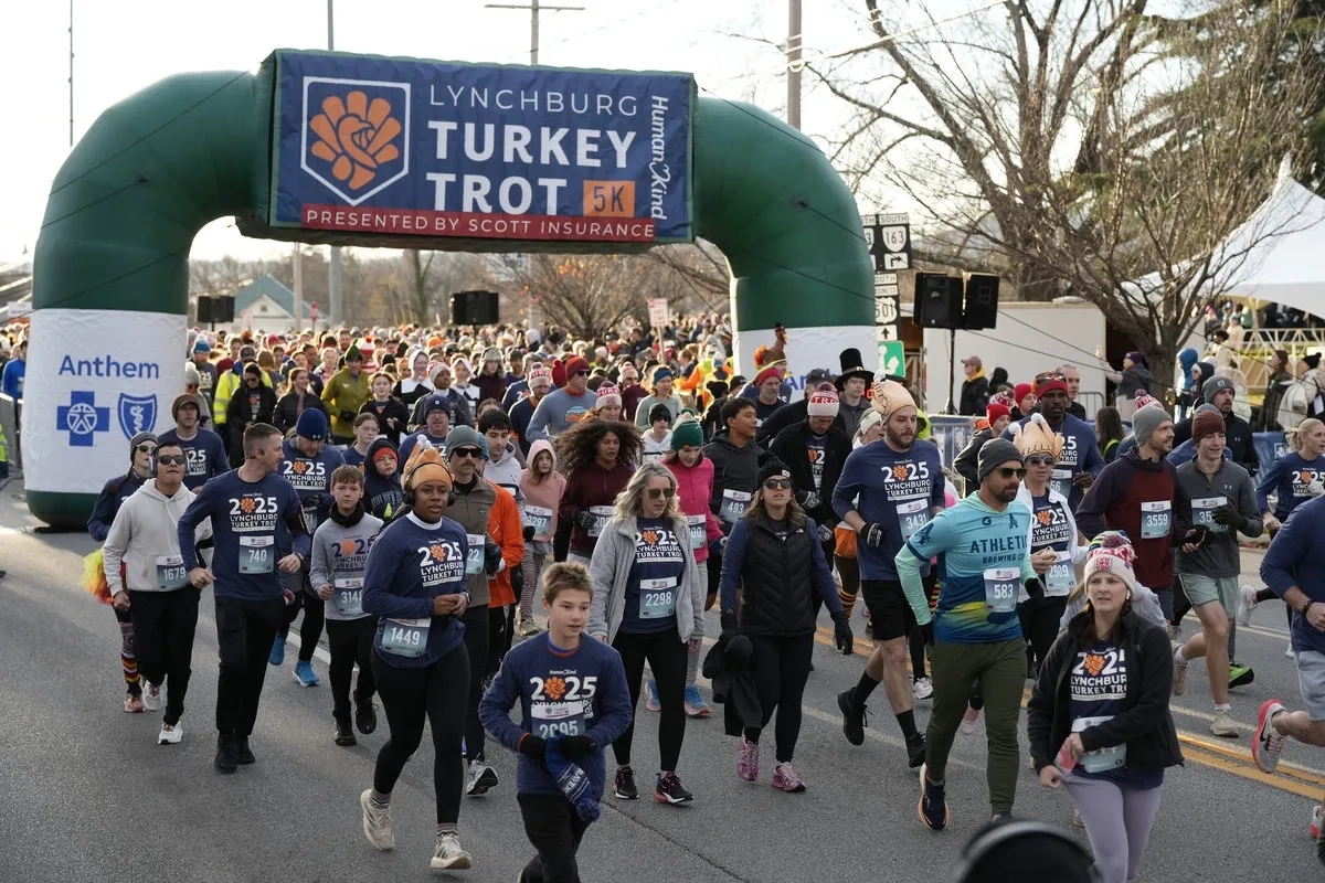 Lynchburg Turkey Trot 2025 (© HumanKind) Lynchburg Turkey Trot 2025 (© HumanKind)