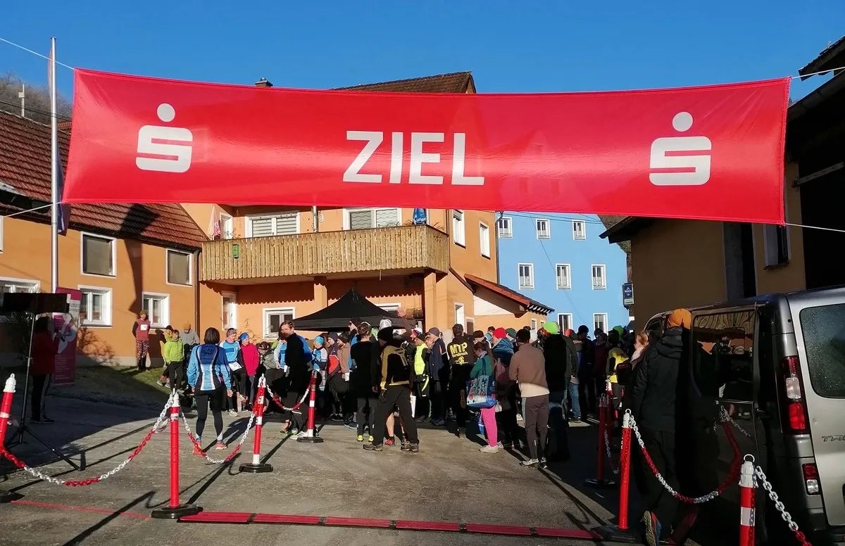 Prellsteinrennen Etzelwang 2024 (Foto: © Veranstalter) Prellsteinrennen Etzelwang 2024 (Foto: © Veranstalter)