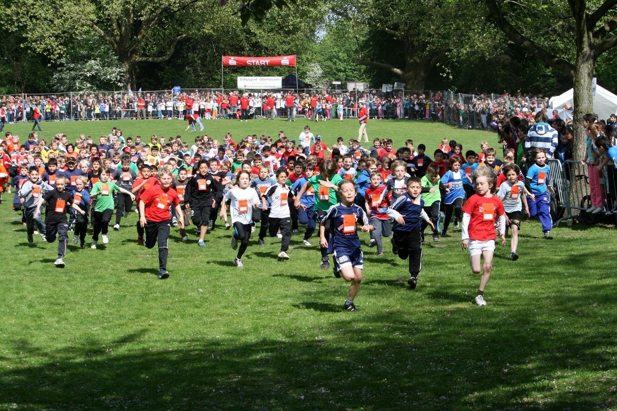 Oberhausener Sparkassen-Schulwaldlauf im Kaisergarten, Foto: Veranstalter Oberhausener Sparkassen-Schulwaldlauf im Kaisergarten, Foto: Veranstalter