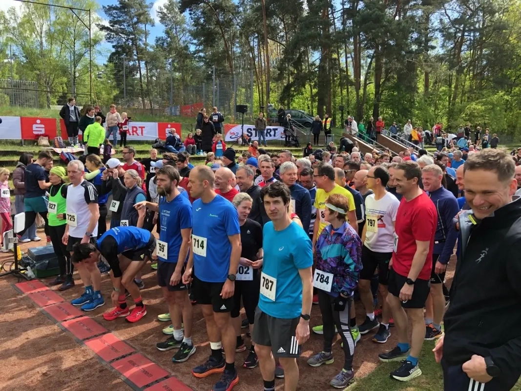 Lauf Rund um die Römerschanze 2024: Start Lauf Rund um die Römerschanze 2024: Start