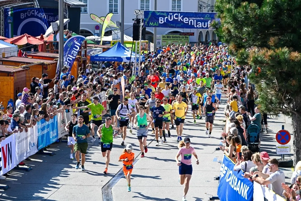 Start zum Leobersdorfer Brückenlauf 2025 (Foto: © Gregor Nesvadba) Start zum Leobersdorfer Brückenlauf 2025 (Foto: © Gregor Nesvadba)