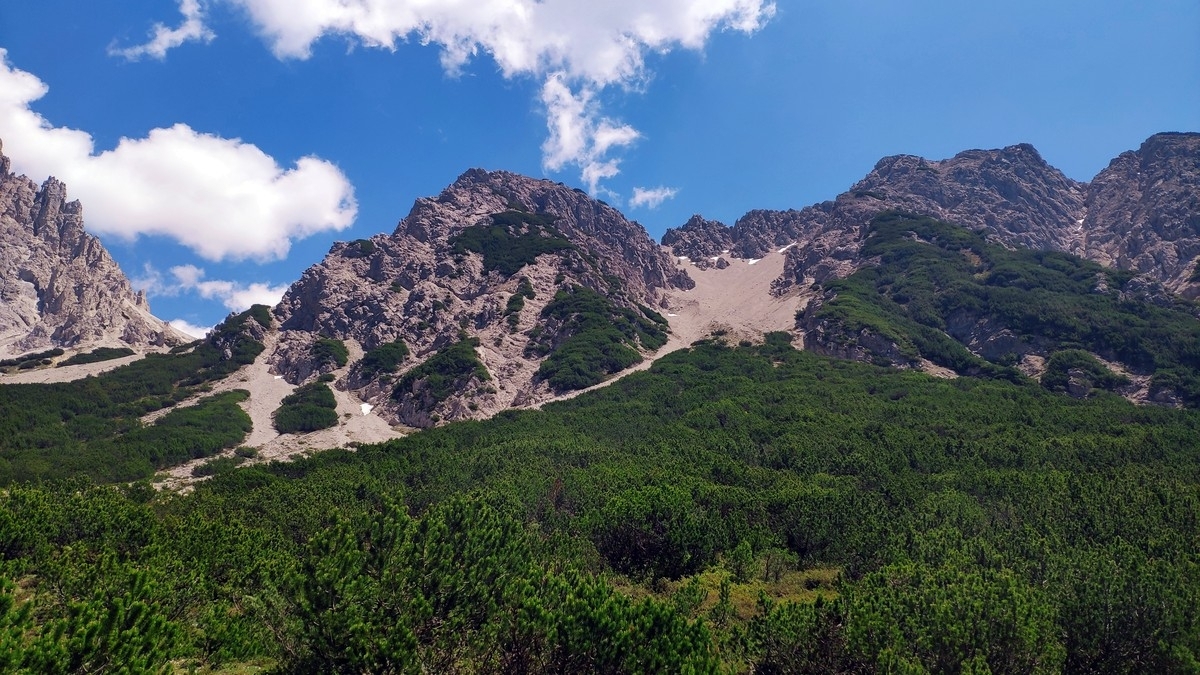 Wankspitze Klettersteig 04: Blick auf den gesamten Klettersteig-Grat Wankspitze Klettersteig 04: Blick auf den gesamten Klettersteig-Grat