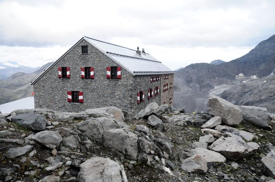 Neue Prager Hütte Neue Prager Hütte
