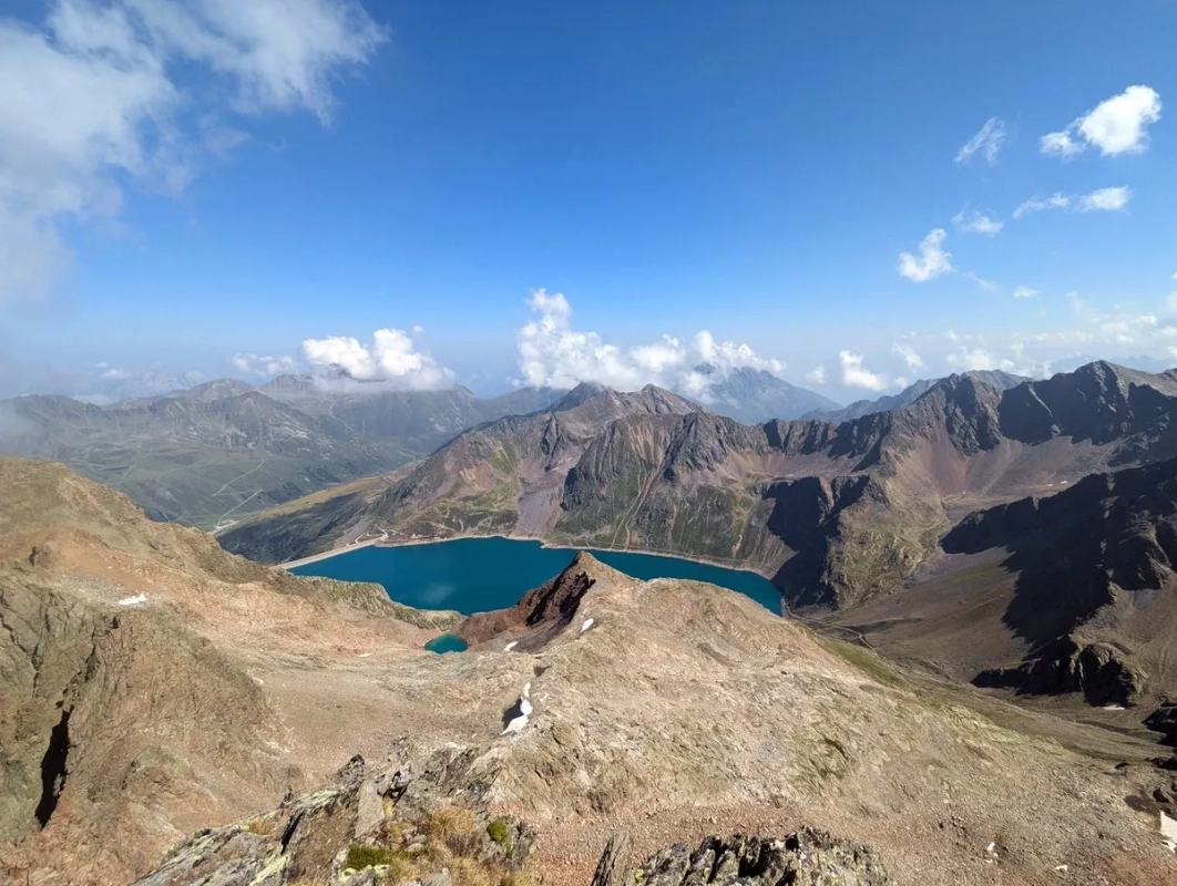 Sulzkogel 13: Tolles Panorama vom Gipfel. Sulzkogel 13: Tolles Panorama vom Gipfel.